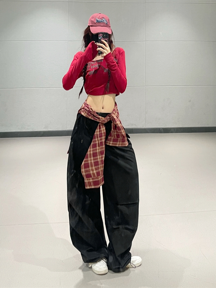 American Retro Women's Jazz Dance Outfit - Wine Red Top & Navy Blue Embroidered Sports Pants, Vintage Style American Retro Women's Jazz Dance Outfit - Wine Red Top & Navy Blue Embroidered Sports Pants, Vintage Style