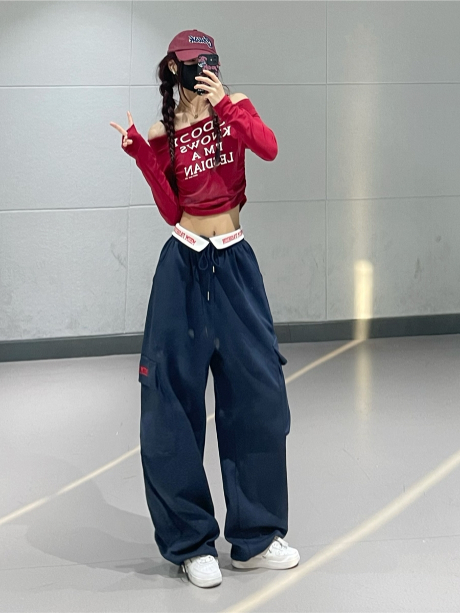 American Retro Women's Jazz Dance Outfit - Wine Red Top & Navy Blue Embroidered Sports Pants, Vintage Style American Retro Women's Jazz Dance Outfit - Wine Red Top & Navy Blue Embroidered Sports Pants, Vintage Style