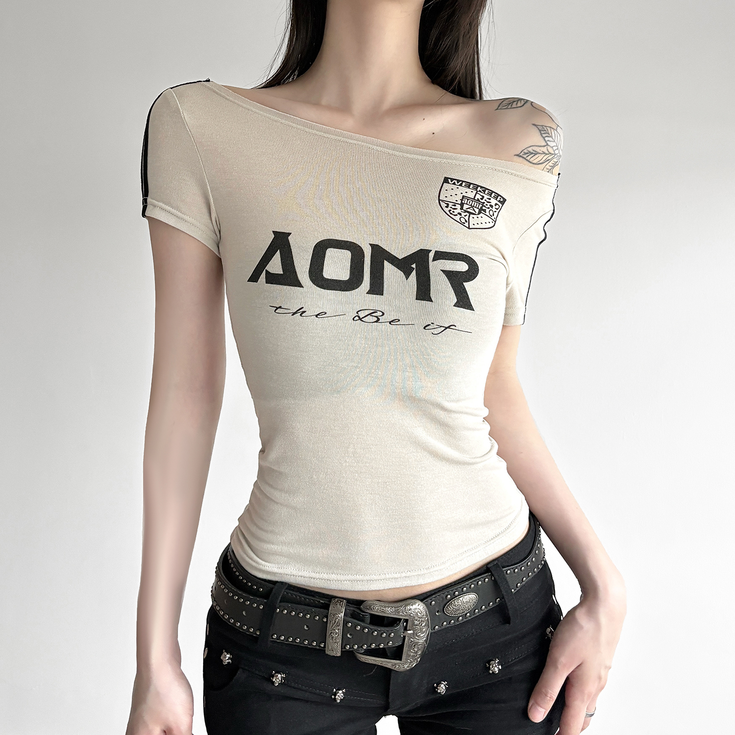 American Street Style Casual Off-Shoulder T-Shirt with Letter Print - Slim Waist Flattering Versatile Short Top