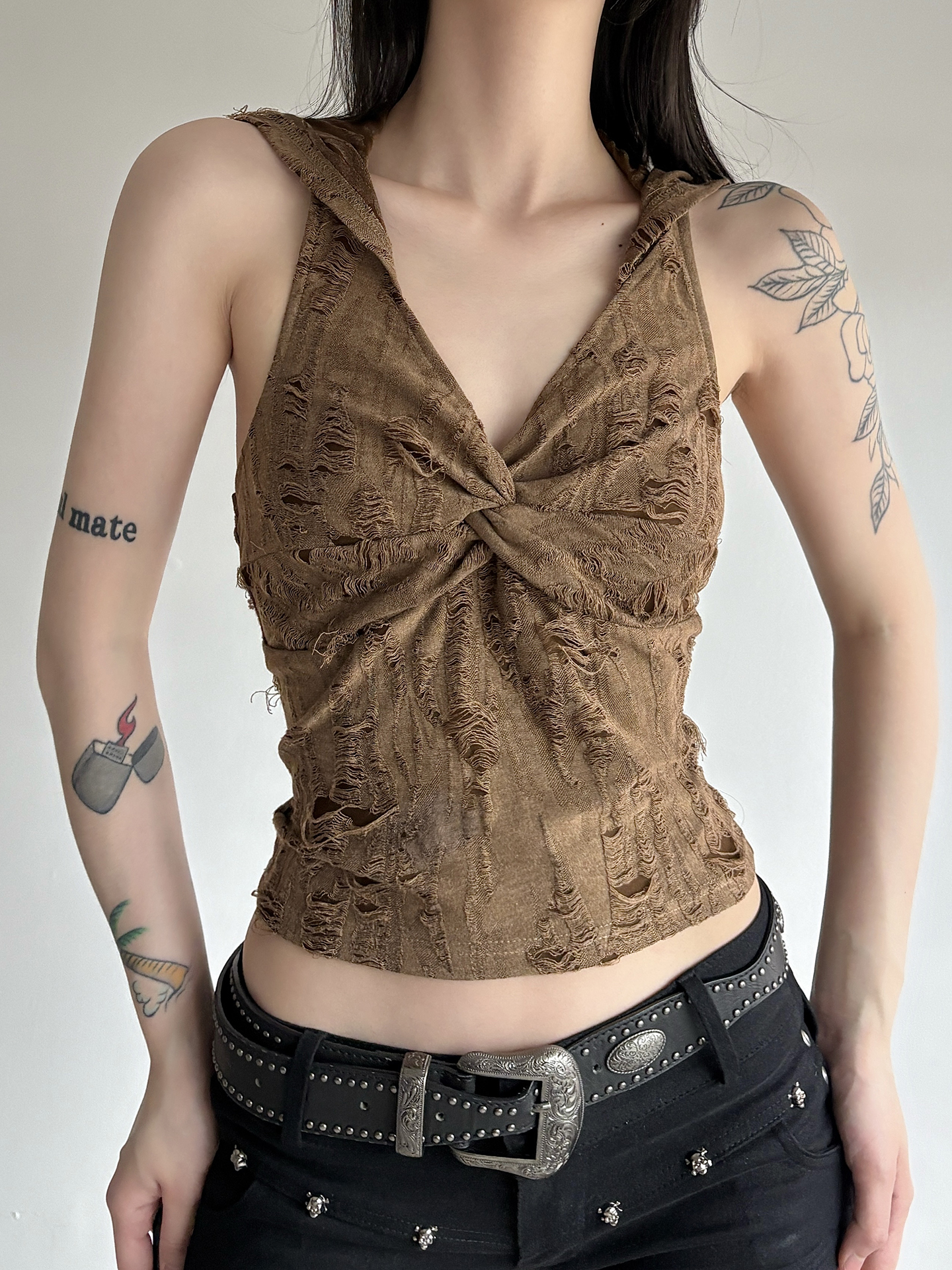 American Vintage Distressed Hooded Vest for Women - Brown Slim-Fit Backless Short Top, Versatile Y2K Style American Vintage Distressed Hooded Vest for Women - Brown Slim-Fit Backless Short Top, Versatile Y2K Style