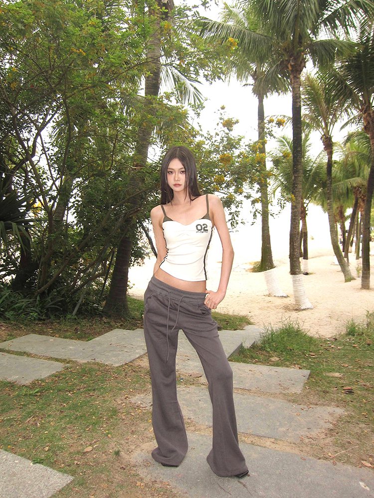 American Vintage Gray Flared Sweatpants for Women - Slim Fit Casual Drawstring Pants for Summer Sports and Everyday Wear American Vintage Gray Flared Sweatpants for Women - Slim Fit Casual Drawstring Pants for Summer Sports and Everyday Wear