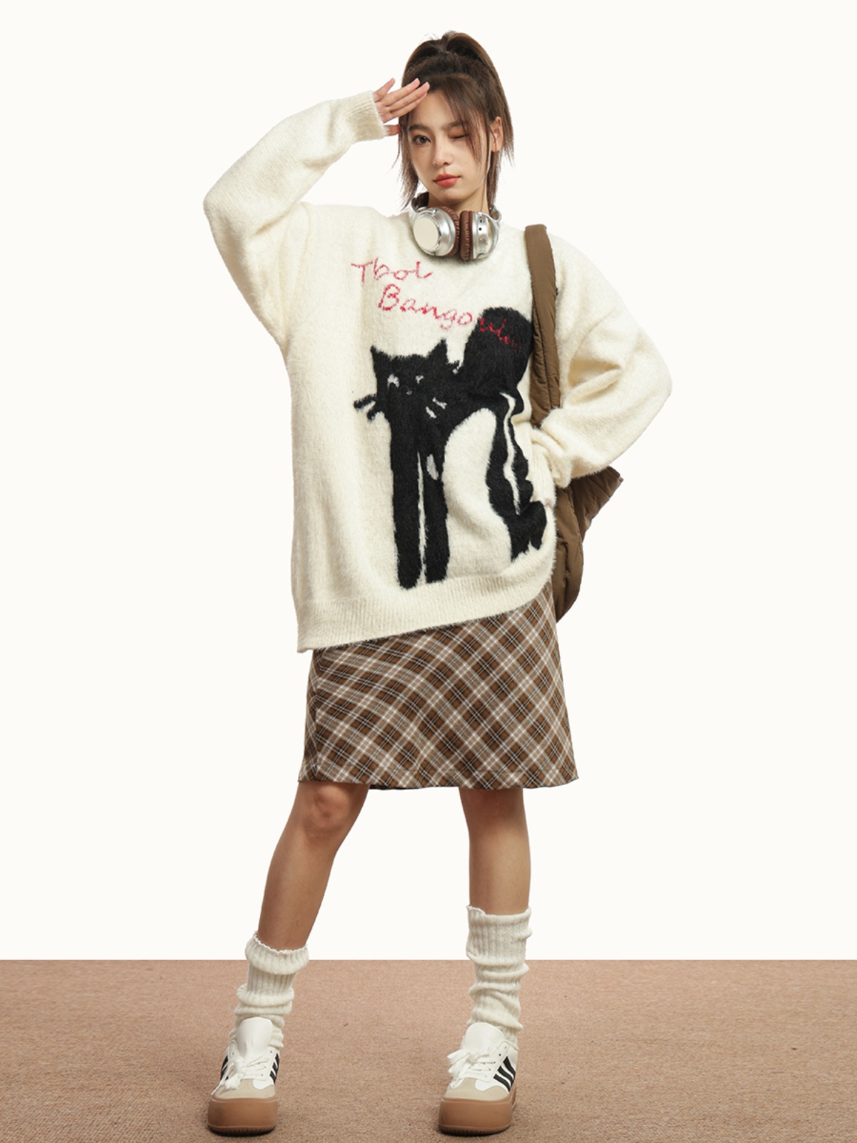 American Vintage Lazy Cat Print Round Neck Sweater for Women - Autumn Winter Thick Loose Knit Jacket, Cozy Casual Style American Vintage Lazy Cat Print Round Neck Sweater for Women - Autumn Winter Thick Loose Knit Jacket, Cozy Casual Style