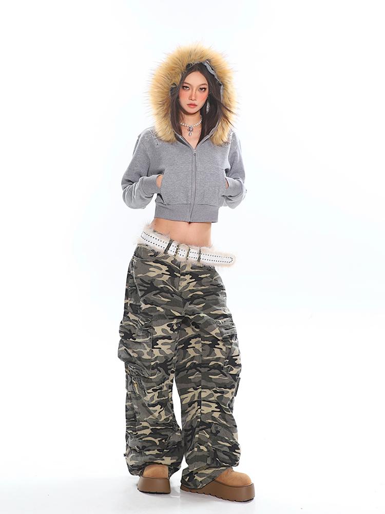 American Vintage Rhinestone Big Fur Collar Short Sweatshirt and Micro-Flare Pants Set for Women - Autumn Winter Casual Fashion American Vintage Rhinestone Big Fur Collar Short Sweatshirt and Micro-Flare Pants Set for Women - Autumn Winter Casual Fashion