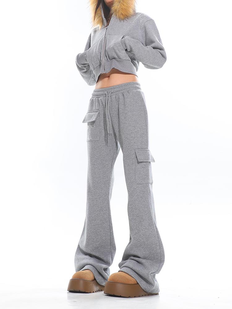 American Vintage Rhinestone Big Fur Collar Short Sweatshirt and Micro-Flare Pants Set for Women - Autumn Winter Casual Fashion American Vintage Rhinestone Big Fur Collar Short Sweatshirt and Micro-Flare Pants Set for Women - Autumn Winter Casual Fashion