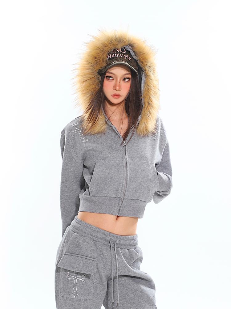 American Vintage Rhinestone Big Fur Collar Short Sweatshirt and Micro-Flare Pants Set for Women - Autumn Winter Casual Fashion American Vintage Rhinestone Big Fur Collar Short Sweatshirt and Micro-Flare Pants Set for Women - Autumn Winter Casual Fashion