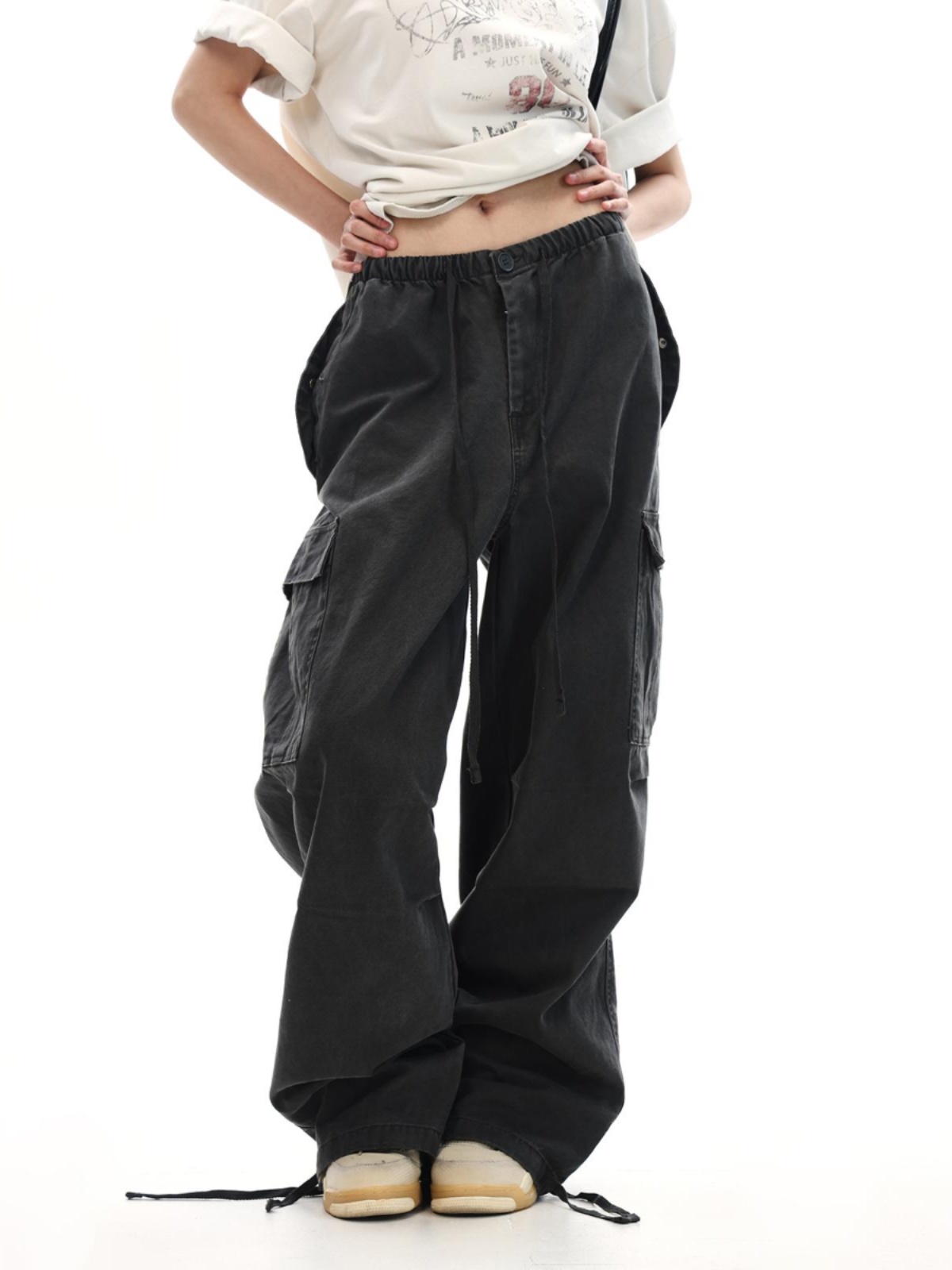 American Vintage Straight-Leg Cargo Pants for Men and Women, High Street Casual with Drawstring Design, Stylish Unisex Fashion American Vintage Straight-Leg Cargo Pants for Men and Women, High Street Casual with Drawstring Design, Stylish Unisex Fashion