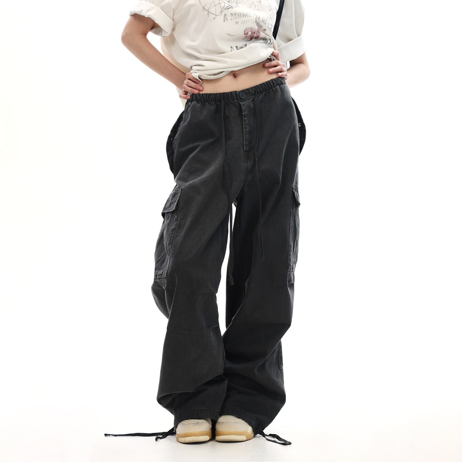 American Vintage Straight-Leg Cargo Pants for Men and Women, High Street Casual with Drawstring Design, Stylish Unisex Fashion American Vintage Straight-Leg Cargo Pants for Men and Women, High Street Casual with Drawstring Design, Stylish Unisex Fashion