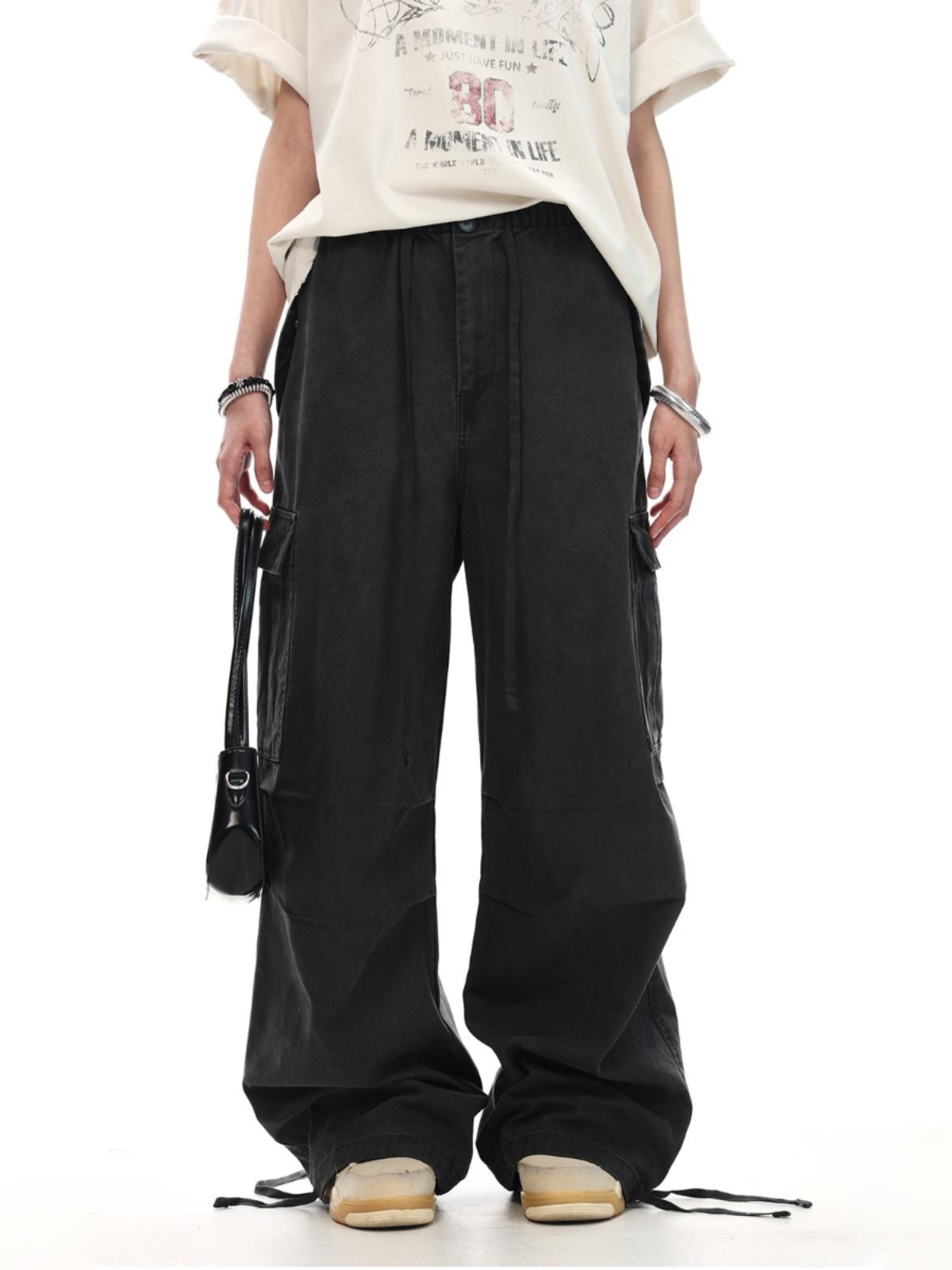 American Vintage Straight-Leg Cargo Pants for Men and Women, High Street Casual with Drawstring Design, Stylish Unisex Fashion American Vintage Straight-Leg Cargo Pants for Men and Women, High Street Casual with Drawstring Design, Stylish Unisex Fashion
