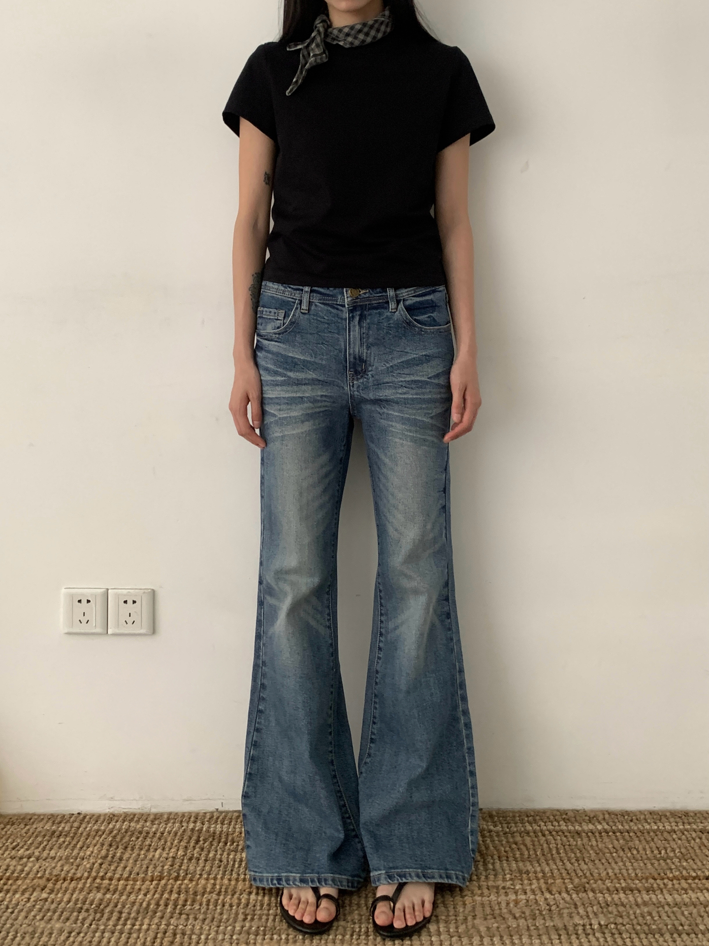 American Vintage Washed Cat Whisker Fitted Micro-Flare Jeans - Unisex Retro 90s Style Versatile Long Pants American Vintage Washed Cat Whisker Fitted Micro-Flare Jeans - Unisex Retro 90s Style Versatile Long Pants