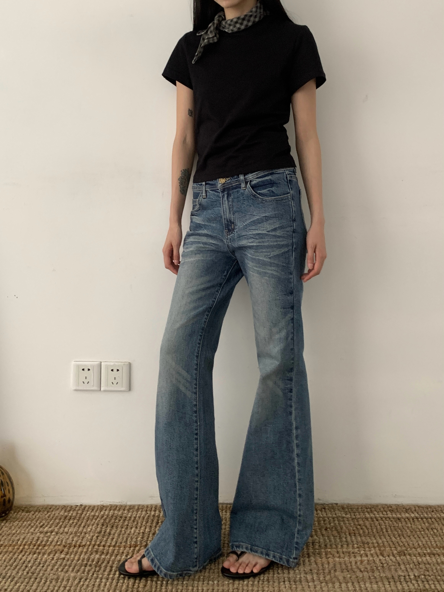 American Vintage Washed Cat Whisker Fitted Micro-Flare Jeans - Unisex Retro 90s Style Versatile Long Pants American Vintage Washed Cat Whisker Fitted Micro-Flare Jeans - Unisex Retro 90s Style Versatile Long Pants