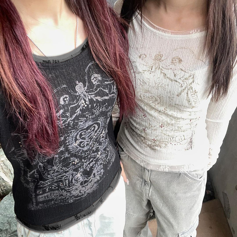 Angel Print Lace Splicing Long Sleeve T-Shirt - Vintage Slim Fit Round Neck Top for Autumn, 90s Inspired Subculture Style Angel Print Lace Splicing Long Sleeve T-Shirt - Vintage Slim Fit Round Neck Top for Autumn, 90s Inspired Subculture Style