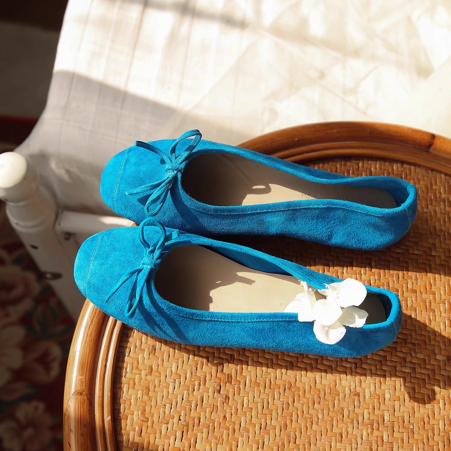 Artistic Shallow Mouth Ballet Flats - Genuine Leather Round Toe Bowknot Slippers for Versatile Style - Trendy Grandma Shoes