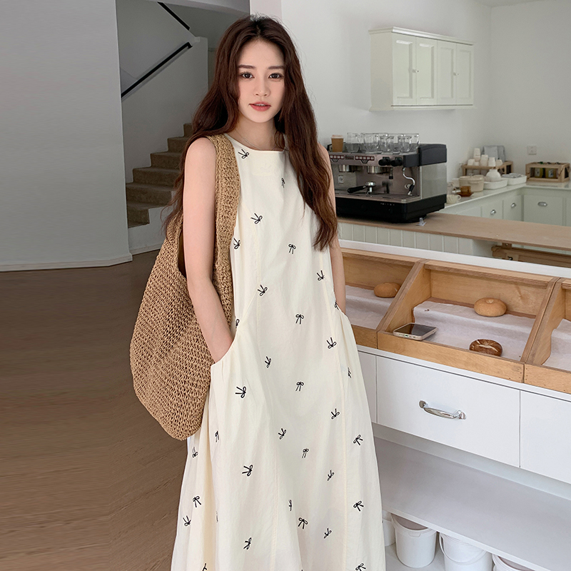 Artistic White Printed Sleeveless Dress for Women - Unique Long Summer Dress, Stunning Design for 2025 Fashion Artistic White Printed Sleeveless Dress for Women - Unique Long Summer Dress, Stunning Design for 2025 Fashion