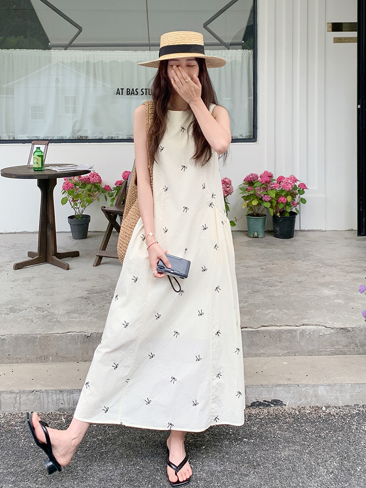 Artistic White Printed Sleeveless Dress for Women - Unique Long Summer Dress, Stunning Design for 2025 Fashion Artistic White Printed Sleeveless Dress for Women - Unique Long Summer Dress, Stunning Design for 2025 Fashion
