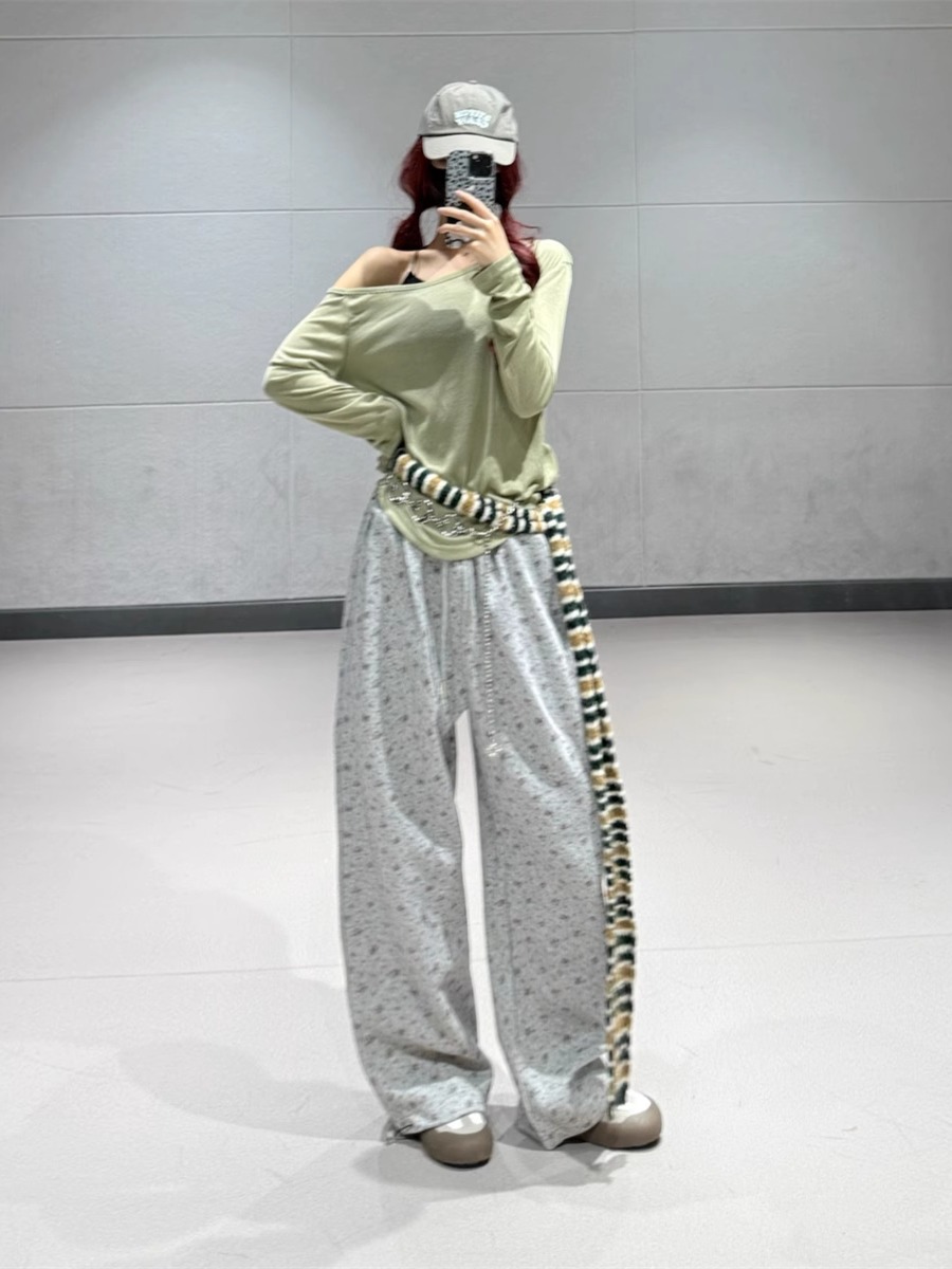 Asymmetrical Loose Draped Long Sleeve Off-Shoulder T-Shirt - Women's Green Jazz Dance Cover-Up for Autumn Winter Fashion Asymmetrical Loose Draped Long Sleeve Off-Shoulder T-Shirt - Women's Green Jazz Dance Cover-Up for Autumn Winter Fashion