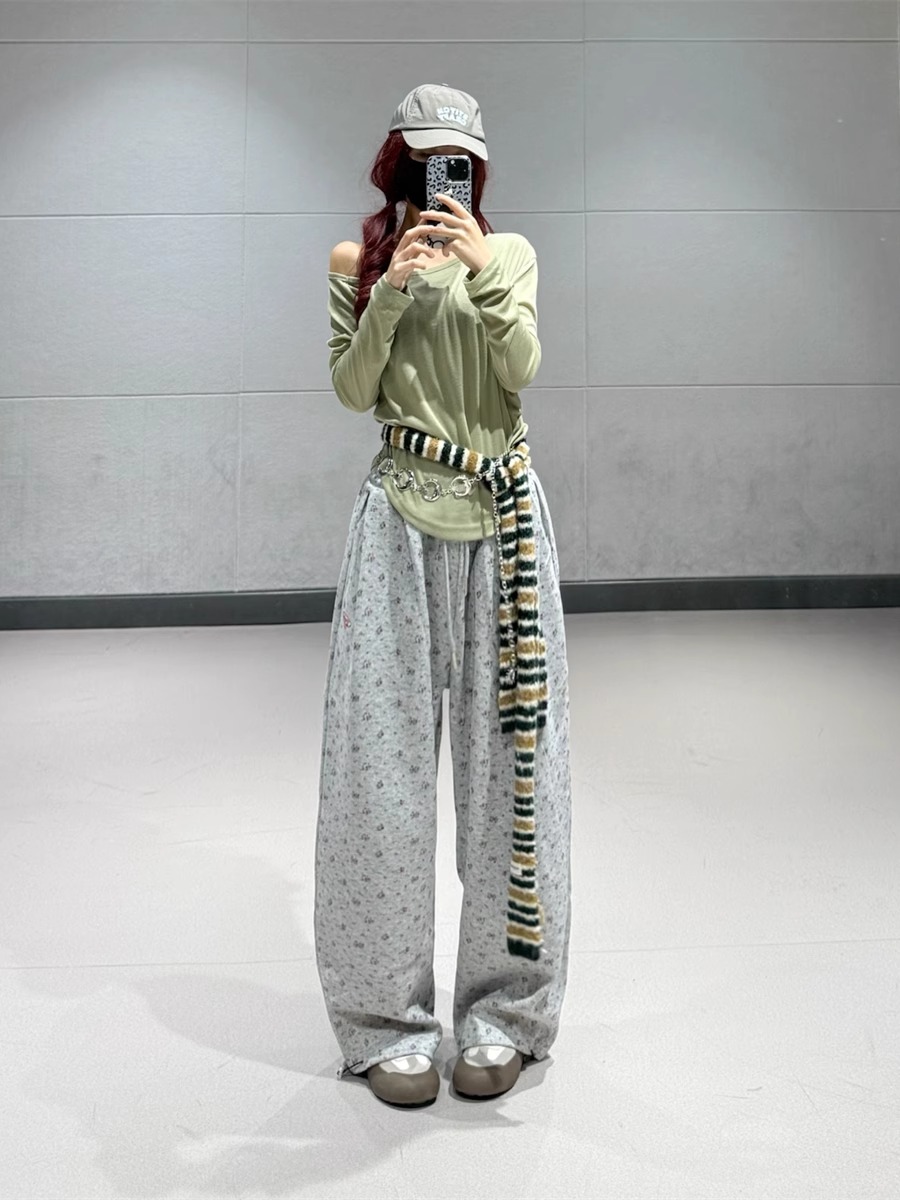 Asymmetrical Loose Draped Long Sleeve Off-Shoulder T-Shirt - Women's Green Jazz Dance Cover-Up for Autumn Winter Fashion Asymmetrical Loose Draped Long Sleeve Off-Shoulder T-Shirt - Women's Green Jazz Dance Cover-Up for Autumn Winter Fashion