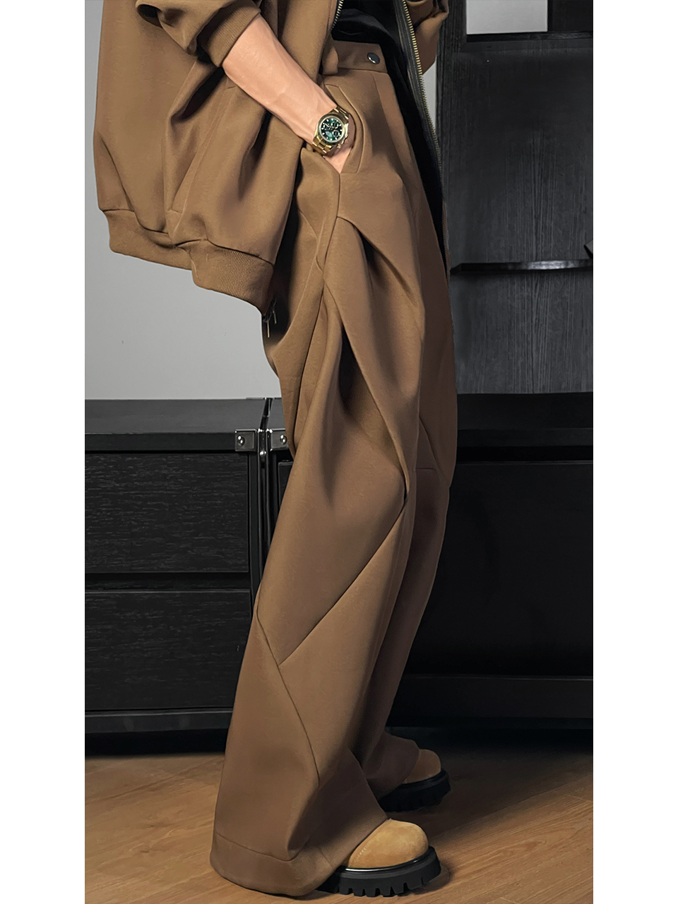 Autumn Dragon Dadao Wide-Leg Loose Casual Pants with Pleated Splicing and Diamond Detail - Trendy Niche Fashion Autumn Dragon Dadao Wide-Leg Loose Casual Pants with Pleated Splicing and Diamond Detail - Trendy Niche Fashion