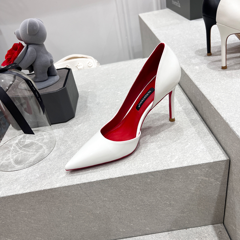 Autumn White Patent Leather Pointed Toe High-Heeled Shoes for Women - Non-Fatigue Side Air Quality Design, Perfect for Stylish Looks Autumn White Patent Leather Pointed Toe High-Heeled Shoes for Women - Non-Fatigue Side Air Quality Design, Perfect for Stylish Looks