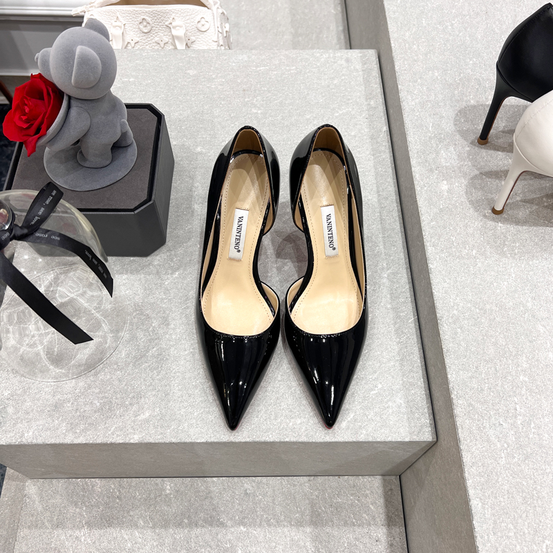 Autumn White Patent Leather Pointed Toe High-Heeled Shoes for Women - Non-Fatigue Side Air Quality Design, Perfect for Stylish Looks Autumn White Patent Leather Pointed Toe High-Heeled Shoes for Women - Non-Fatigue Side Air Quality Design, Perfect for Stylish Looks