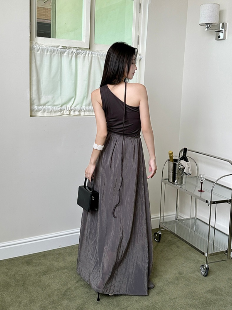 Bamboo Fiber Satin Asymmetrical Sleeveless Dress with Irregular Patchwork, Color-Blocking, and Pleated Design - Long Skirt Fashion Piece Bamboo Fiber Satin Asymmetrical Sleeveless Dress with Irregular Patchwork, Color-Blocking, and Pleated Design - Long Skirt Fashion Piece