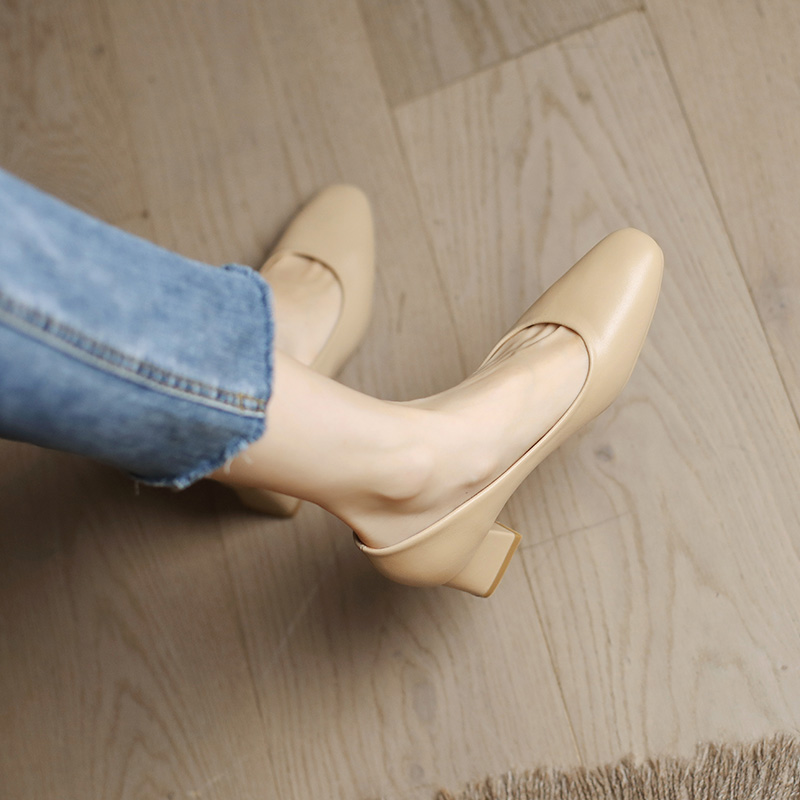 Beige Chunky Heel High-Heeled Shoes for Women, Soft Leather Square Toe, Mid-Heel Professional Work Shoes, Spring 2025 Fashion. Beige Chunky Heel High-Heeled Shoes for Women, Soft Leather Square Toe, Mid-Heel Professional Work Shoes, Spring 2025 Fashion.