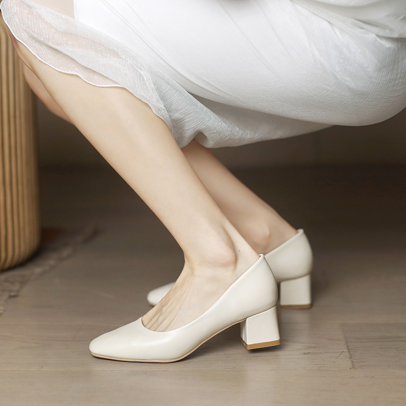 Beige Chunky Heel High-Heeled Shoes for Women, Soft Leather Square Toe, Mid-Heel Professional Work Shoes, Spring 2025 Fashion. Beige Chunky Heel High-Heeled Shoes for Women, Soft Leather Square Toe, Mid-Heel Professional Work Shoes, Spring 2025 Fashion.