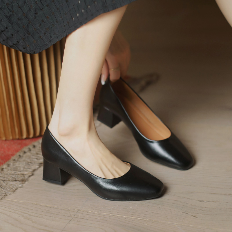 Beige Chunky Heel High-Heeled Shoes for Women, Soft Leather Square Toe, Mid-Heel Professional Work Shoes, Spring 2025 Fashion. Beige Chunky Heel High-Heeled Shoes for Women, Soft Leather Square Toe, Mid-Heel Professional Work Shoes, Spring 2025 Fashion.