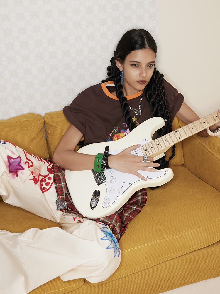 Beige Graffiti Print Floor-Length Straight High-Waisted Jeans - Artist Original, Urban Style, Trendy Streetwear Fashion Beige Graffiti Print Floor-Length Straight High-Waisted Jeans - Artist Original, Urban Style, Trendy Streetwear Fashion