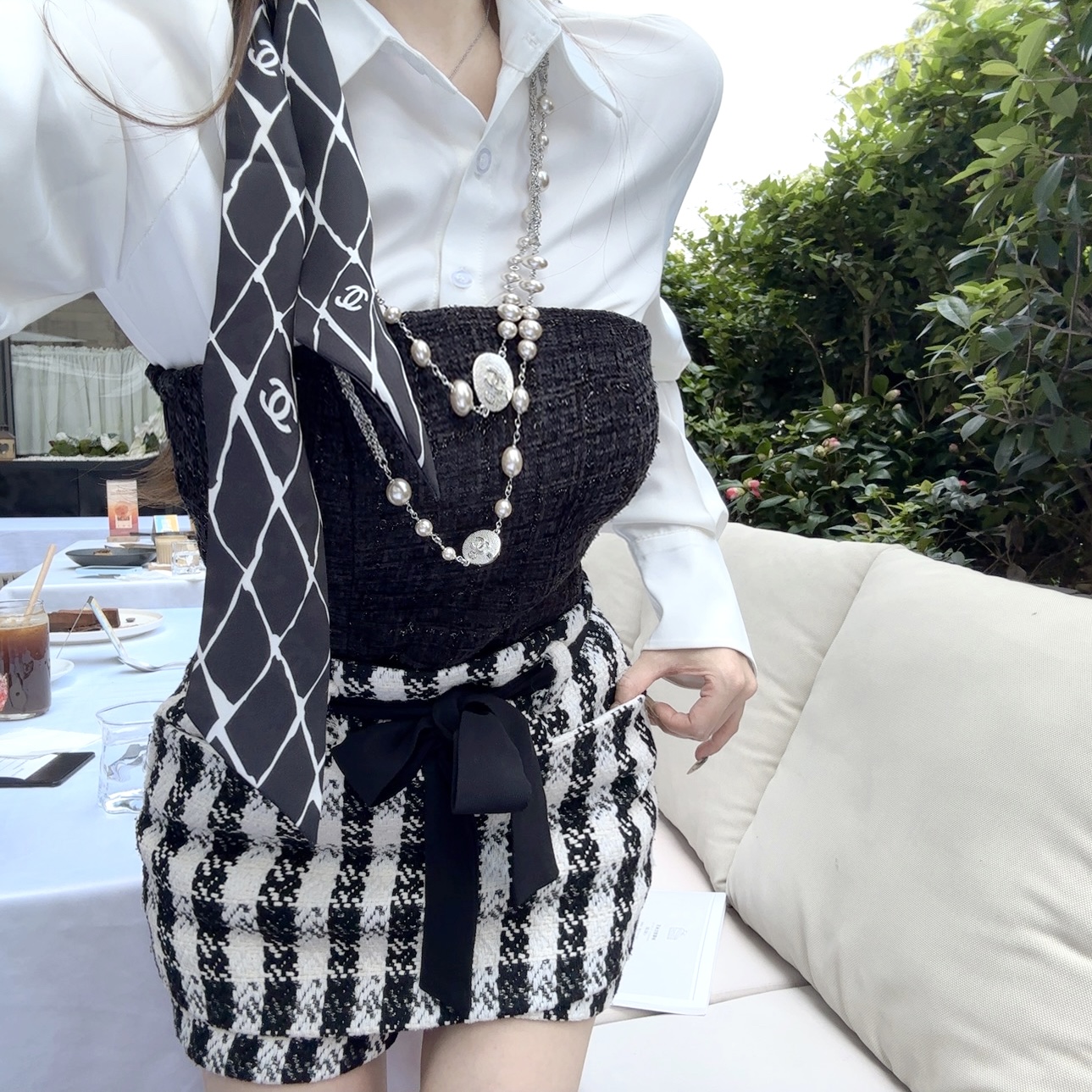 Black and White Coarse Tweed Luxury Coat with Silver Thread - Autumn Winter Chanel Style for Young Women Black and White Coarse Tweed Luxury Coat with Silver Thread - Autumn Winter Chanel Style for Young Women