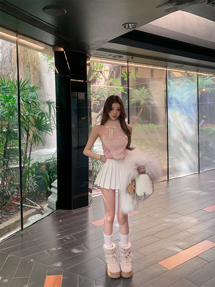 Black and White Pleated Skirt for Autumn/Winter - Fashionable Lazy Style, Trendy 90s-Inspired Look Black and White Pleated Skirt for Autumn/Winter - Fashionable Lazy Style, Trendy 90s-Inspired Look