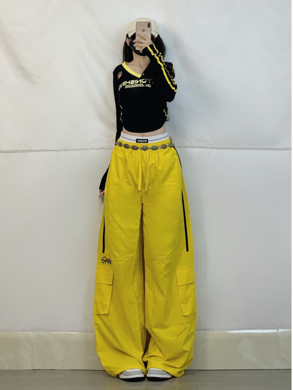 Black and Yellow Striped Wide-Leg Long Pants for Women - Jazz Dance Casual Workwear, Dopamine Style, Sports Fashion Black and Yellow Striped Wide-Leg Long Pants for Women - Jazz Dance Casual Workwear, Dopamine Style, Sports Fashion