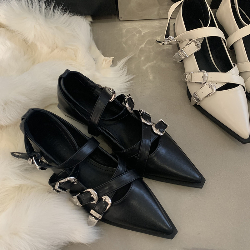 Black Cowhide French Pointed Toe Mary Jane Shoes for Women - Retro Chunky Heel, Perfect for Winter & Spring, Ideal with Skirts Black Cowhide French Pointed Toe Mary Jane Shoes for Women - Retro Chunky Heel, Perfect for Winter & Spring, Ideal with Skirts