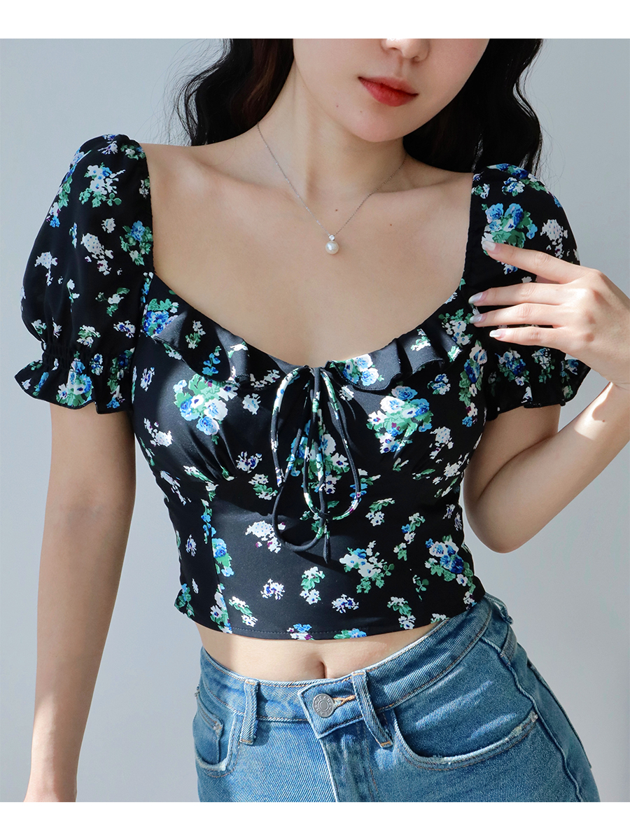 Black Floral Square Neck Short Sleeve T-Shirt - Sexy Slim Fit Top for Fresh Girl Style, Perfect for Y2K and 90s Fashion Trends Black Floral Square Neck Short Sleeve T-Shirt - Sexy Slim Fit Top for Fresh Girl Style, Perfect for Y2K and 90s Fashion Trends
