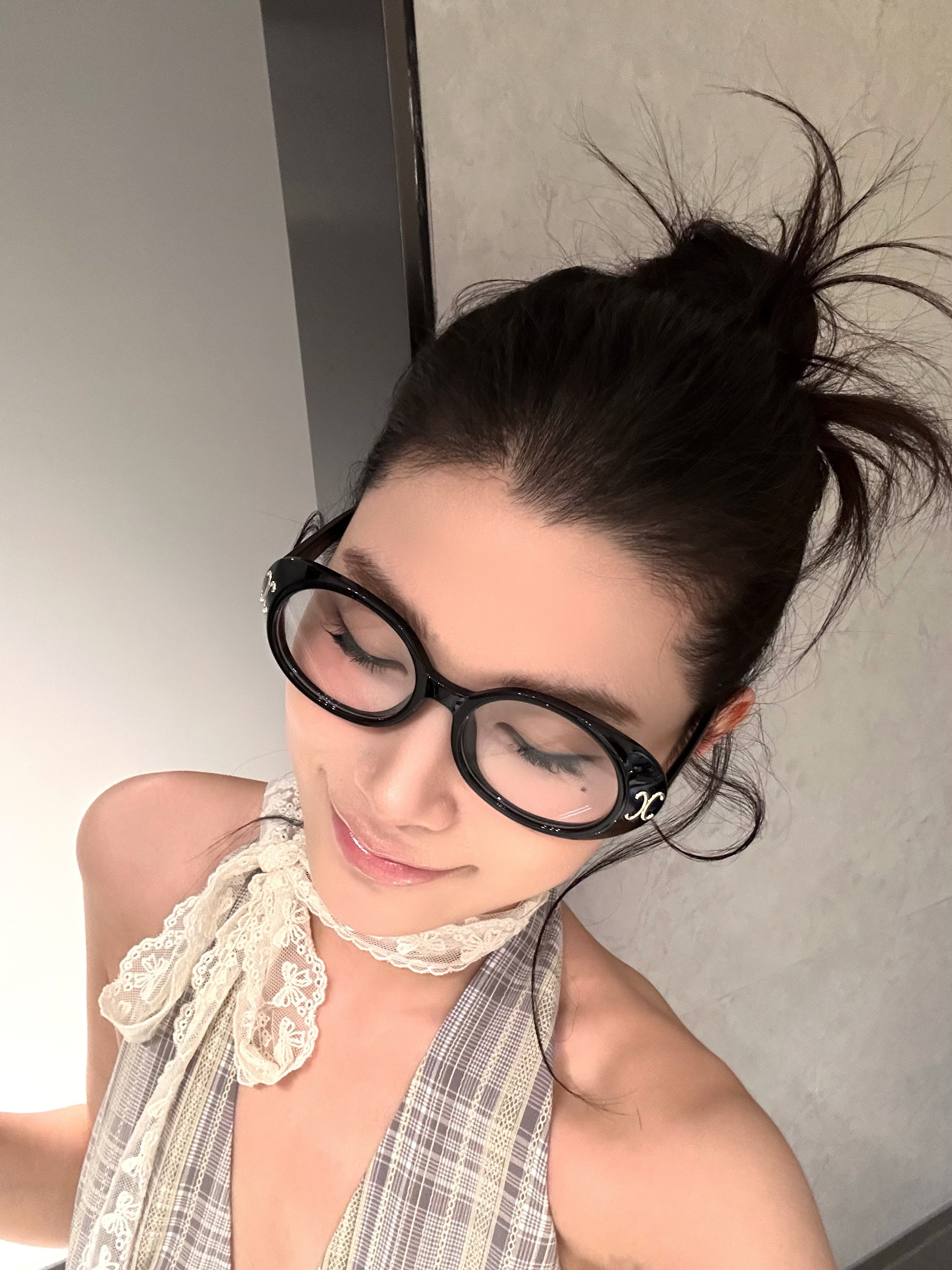 Black Frame Thick Border Oval Glasses for Round Faces, Anti-Blue Light, Slimming Design, European American Style, Myopia Friendly Black Frame Thick Border Oval Glasses for Round Faces, Anti-Blue Light, Slimming Design, European American Style, Myopia Friendly
