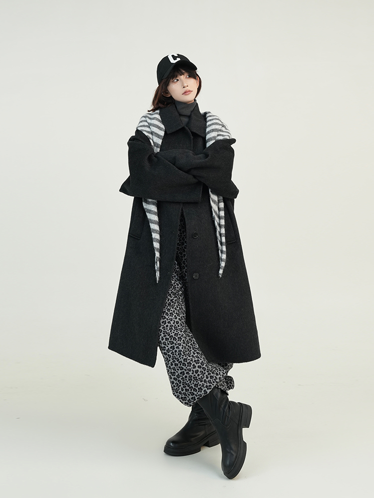 Black Lapel Long Sleeve Wool Coat for Women - Korean Style Loose Mid-Length Jacket for Autumn & Winter Fashion Black Lapel Long Sleeve Wool Coat for Women - Korean Style Loose Mid-Length Jacket for Autumn & Winter Fashion