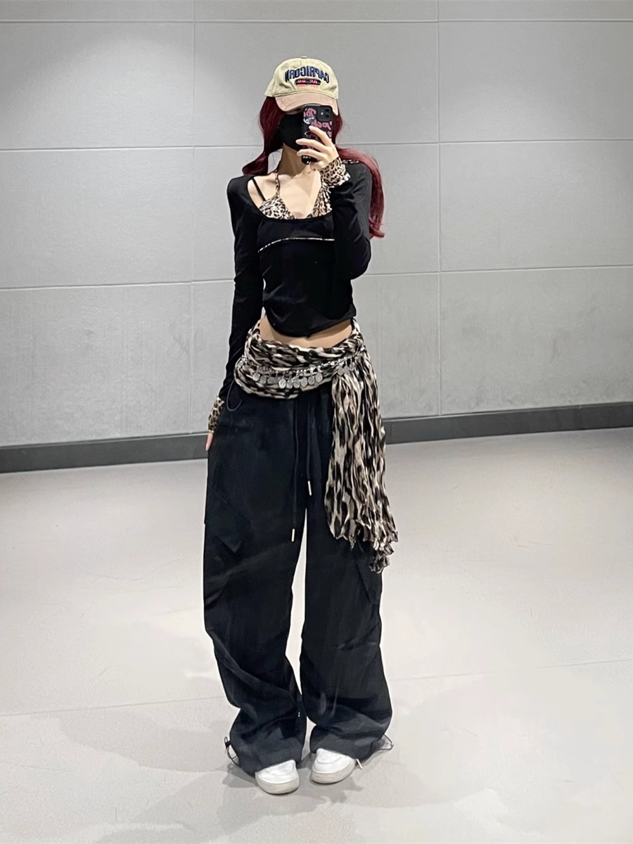 Black Leopard Print Spliced Long Sleeve Short Top and Thin Work Pants Jazz Dance Outfit for Women, Y2K Style Black Leopard Print Spliced Long Sleeve Short Top and Thin Work Pants Jazz Dance Outfit for Women, Y2K Style
