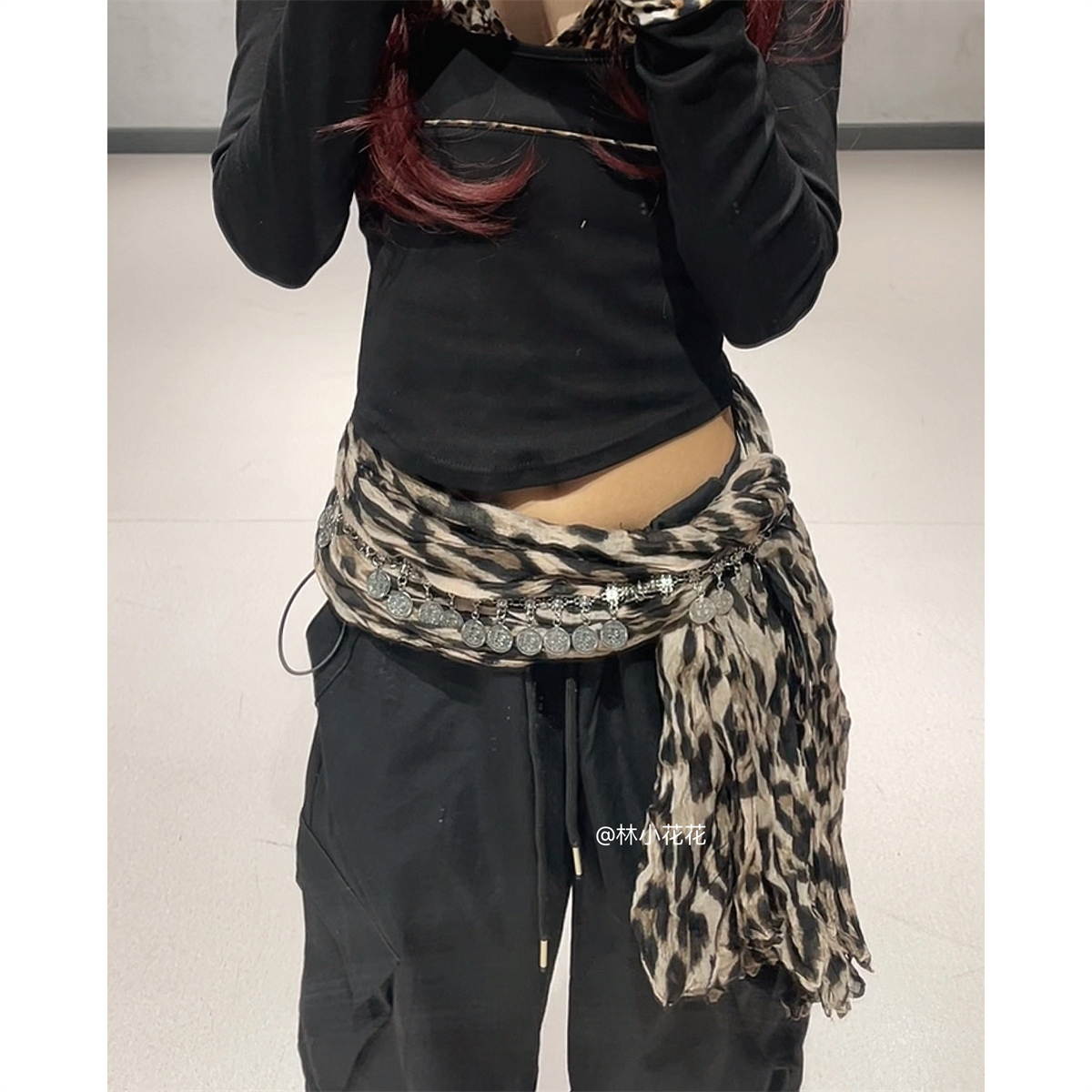 Black Leopard Print Spliced Long Sleeve Short Top and Thin Work Pants Jazz Dance Outfit for Women, Y2K Style Black Leopard Print Spliced Long Sleeve Short Top and Thin Work Pants Jazz Dance Outfit for Women, Y2K Style