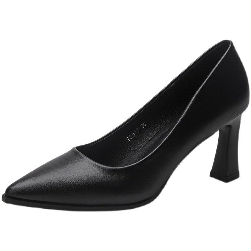 Black Low-Heeled Leather Work Shoes for Women - Comfortable Soft-Soled Formal Commuting Footwear Ideal for Interviews Black Low-Heeled Leather Work Shoes for Women - Comfortable Soft-Soled Formal Commuting Footwear Ideal for Interviews