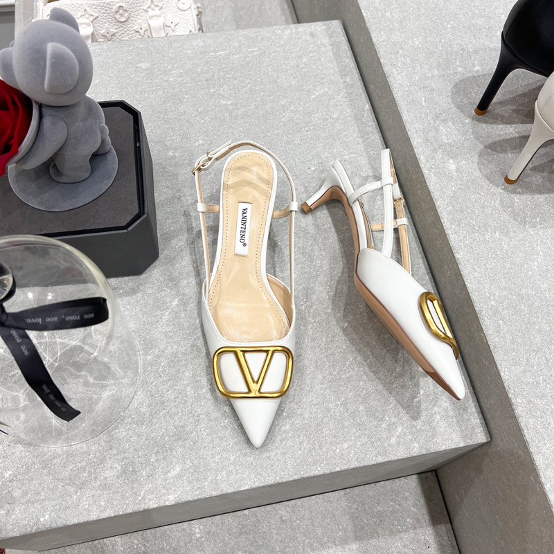 Black Open-Toe High Heel Sandals with One-Strap Design for Mature Women - Stylish and Comfortable Footwear Black Open-Toe High Heel Sandals with One-Strap Design for Mature Women - Stylish and Comfortable Footwear