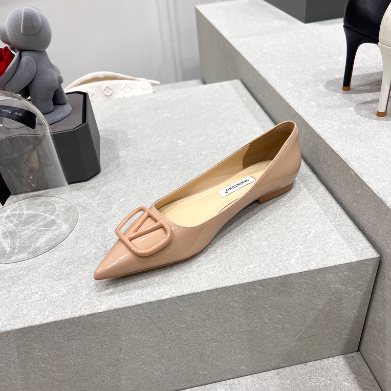 Black Patent Leather V-Buckle Pointed-Toe Flat Shoes for Women - Sexy Spring Autumn Style Black Patent Leather V-Buckle Pointed-Toe Flat Shoes for Women - Sexy Spring Autumn Style