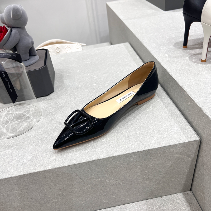 Black Patent Leather V-Buckle Pointed-Toe Flat Shoes for Women - Sexy Spring Autumn Style Black Patent Leather V-Buckle Pointed-Toe Flat Shoes for Women - Sexy Spring Autumn Style