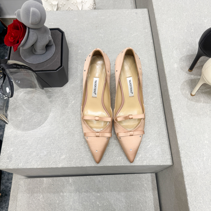 Black Pointed Toe Stiletto Heels with Rhinestone Bow – Elegant Party Shoes for Special Occasions Black Pointed Toe Stiletto Heels with Rhinestone Bow – Elegant Party Shoes for Special Occasions