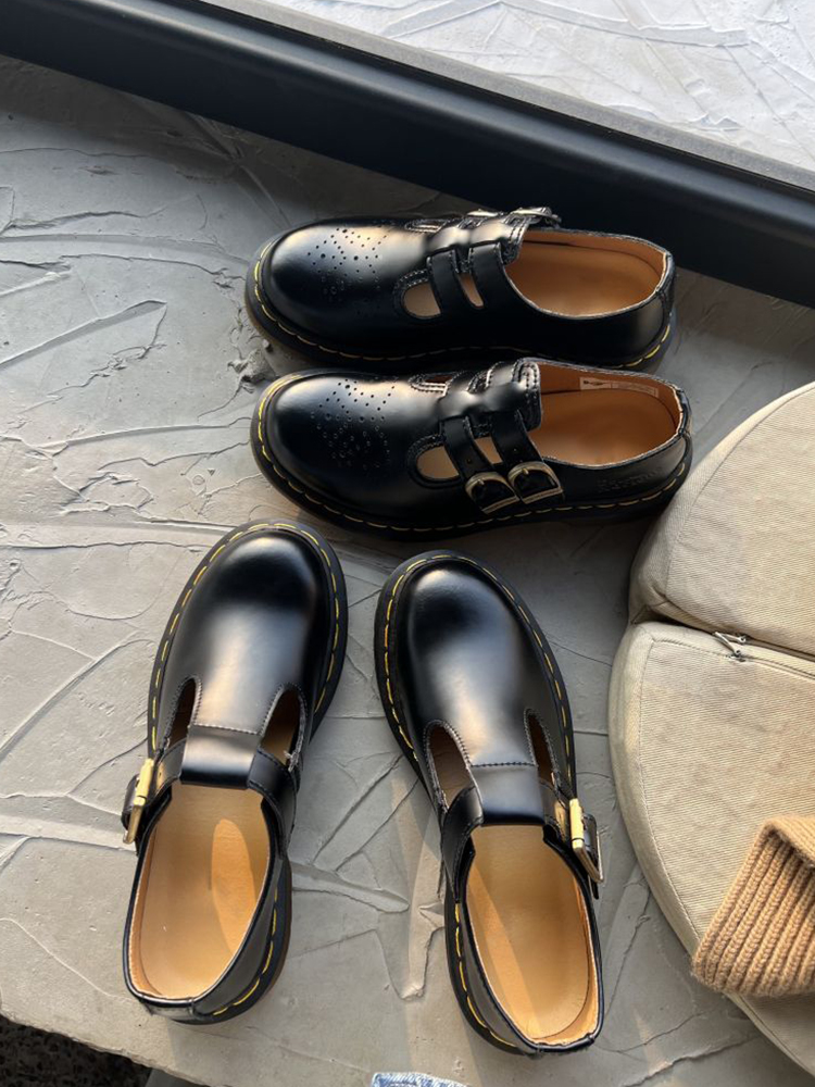 Black Retro Double Buckle Mary Jane Shoes - Thick-Soled Leather, British College Style, Fashionable 90s Inspired Footwear