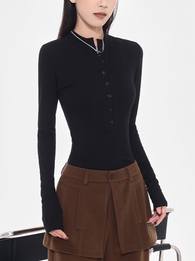 Black Slim Fit Long Sleeve T-Shirt for Women with Half Open Collar and Straight Shoulders – 2025 Early Spring Fashion Essential Black Slim Fit Long Sleeve T-Shirt for Women with Half Open Collar and Straight Shoulders – 2025 Early Spring Fashion Essential