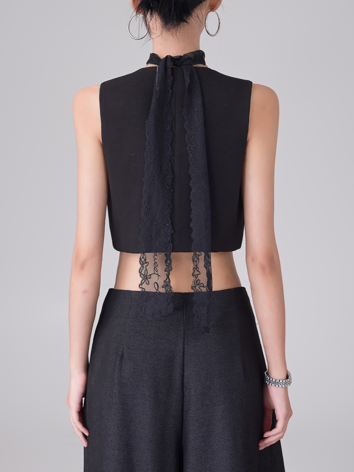 Black Vintage Style V-Neck Vest for Women - Summer Short Sleeveless Casual Top, Y2K Inspired Fashion Black Vintage Style V-Neck Vest for Women - Summer Short Sleeveless Casual Top, Y2K Inspired Fashion