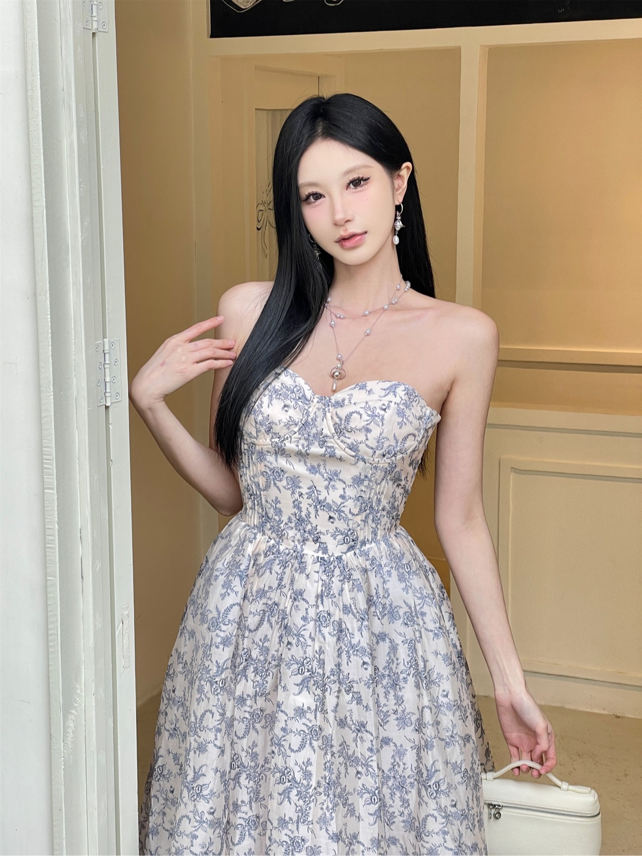 Blue and White Porcelain Floral Print Strapless High-Waisted Long Dress with Large Skirt - Elegant French Style for Summer Events