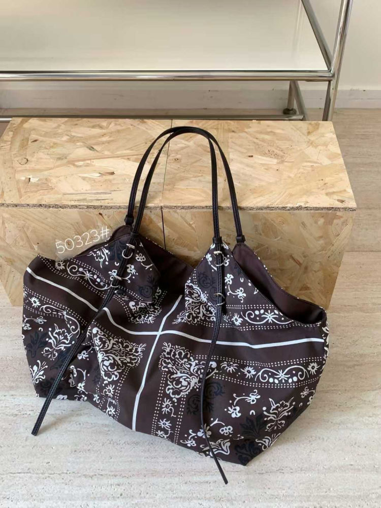 Bohemian Style Printed Tote Bag - Versatile Large Capacity Shoulder Bag for Vacation and Everyday Use Bohemian Style Printed Tote Bag - Versatile Large Capacity Shoulder Bag for Vacation and Everyday Use