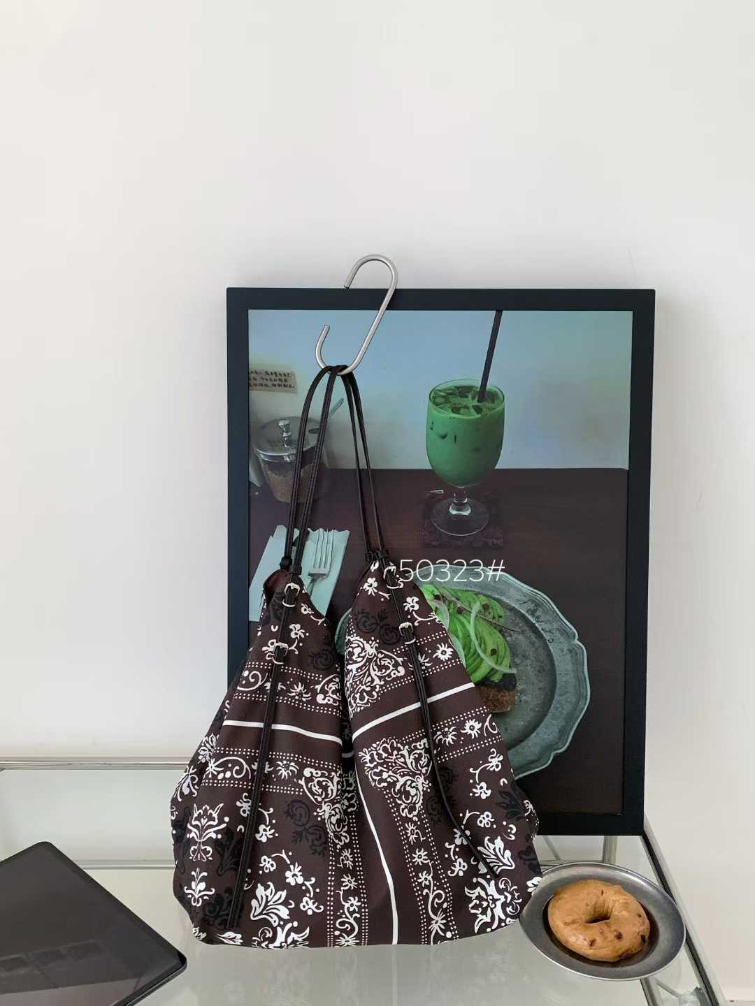 Bohemian Style Printed Tote Bag - Versatile Large Capacity Shoulder Bag for Vacation and Everyday Use Bohemian Style Printed Tote Bag - Versatile Large Capacity Shoulder Bag for Vacation and Everyday Use