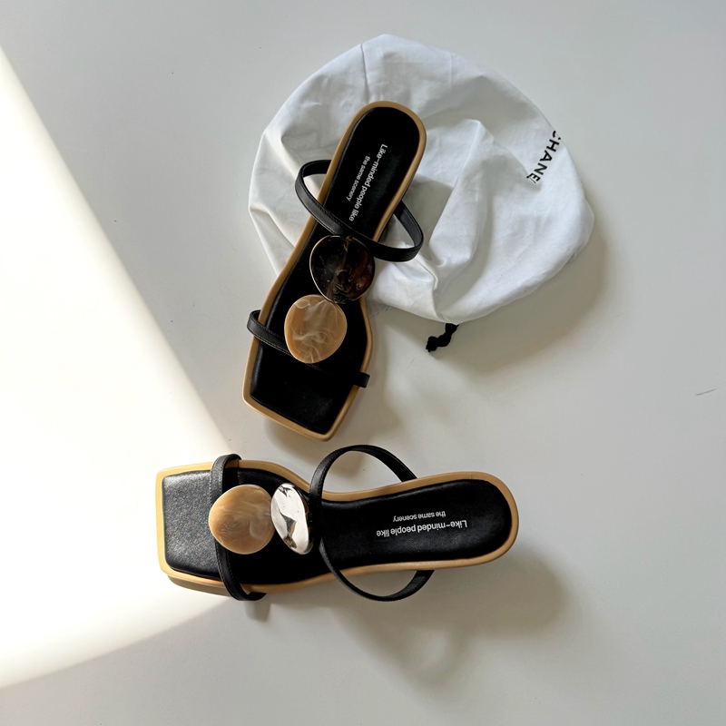 Bohemian Women's Slip-On Chunky Heel Sandals for Summer Vacation – Stylish and Elegant Footwear for Dresses Bohemian Women's Slip-On Chunky Heel Sandals for Summer Vacation – Stylish and Elegant Footwear for Dresses