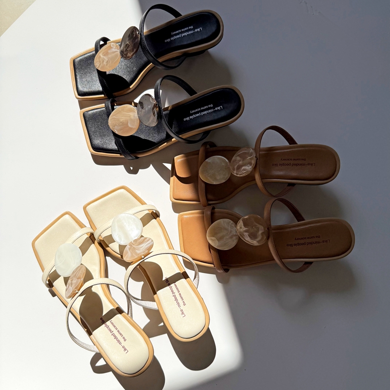 Bohemian Women's Slip-On Chunky Heel Sandals for Summer Vacation – Stylish and Elegant Footwear for Dresses Bohemian Women's Slip-On Chunky Heel Sandals for Summer Vacation – Stylish and Elegant Footwear for Dresses